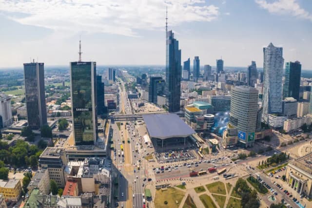 Ile pięter ma najwyższy budynek w Warszawie? Zaskakujące szczegóły! Ile pięter ma najwyższy budynek w Warszawie? Zaskakujące szczegóły!