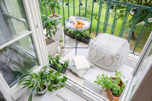 Jak zrobić balkon w bloku - praktyczne pomysły na małą przestrzeń Jak zrobić balkon w bloku - praktyczne pomysły na małą przestrzeń